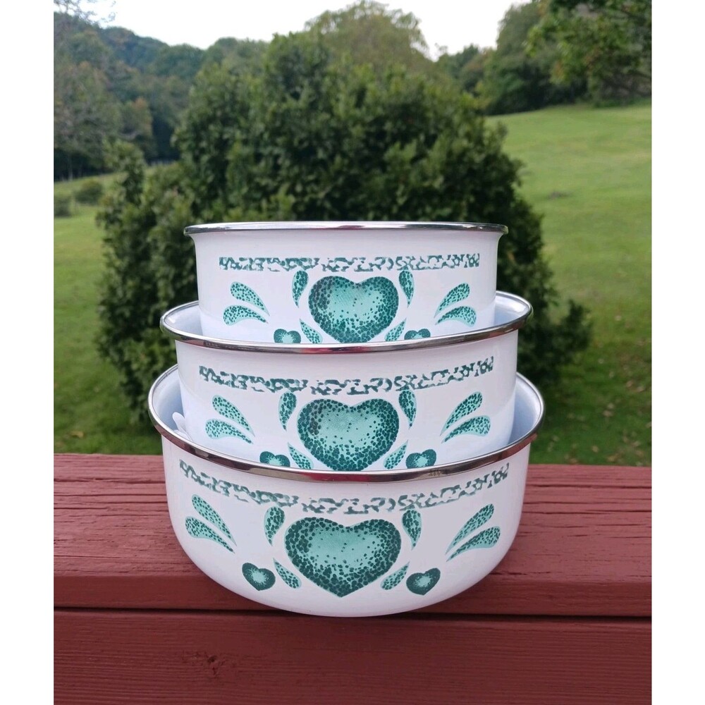 Vtg Set 3 Green White Sponge Heart Enamel Mixing Nesting Bowls Farmhouse Cottage